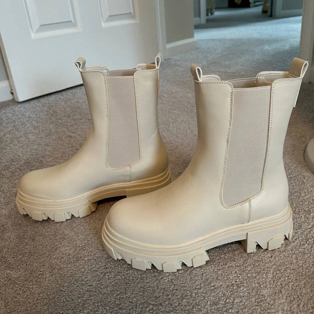 DREAM PAIRS Women's Platform Chelsea Boots - Chunky Ankle Booties - Picture 1 of 3